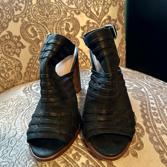 Caslon black leather chunky platform sandal 4 inch wood heel, size 9.5 - Picture 2 of 4